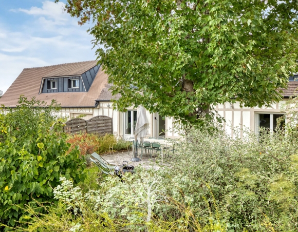 Maison vue sur les marais à Saint-Martin-de-Boscherville, proximité de Rouen Maison vue sur les marais à Saint-Martin-de-Boscherville, proximité de Rouen