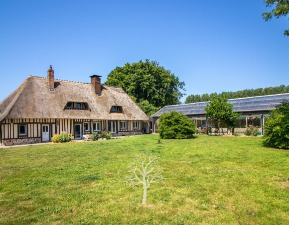 Authentique Maison normande avec piscine intérieure et jardin arboré Authentique Maison normande avec piscine intérieure et jardin arboré
