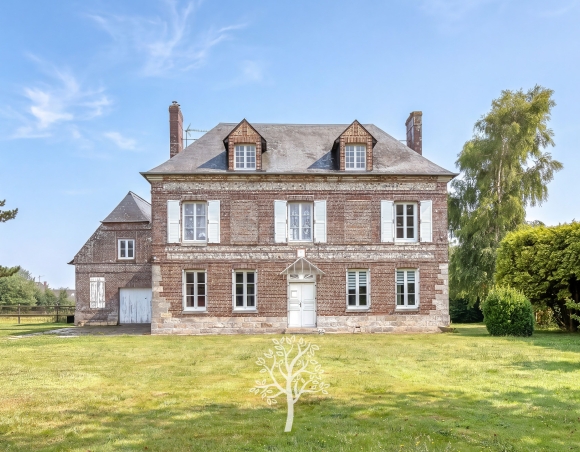Maison de maître en brique et silex avec dépendance – Luneray, proche plages Normandes