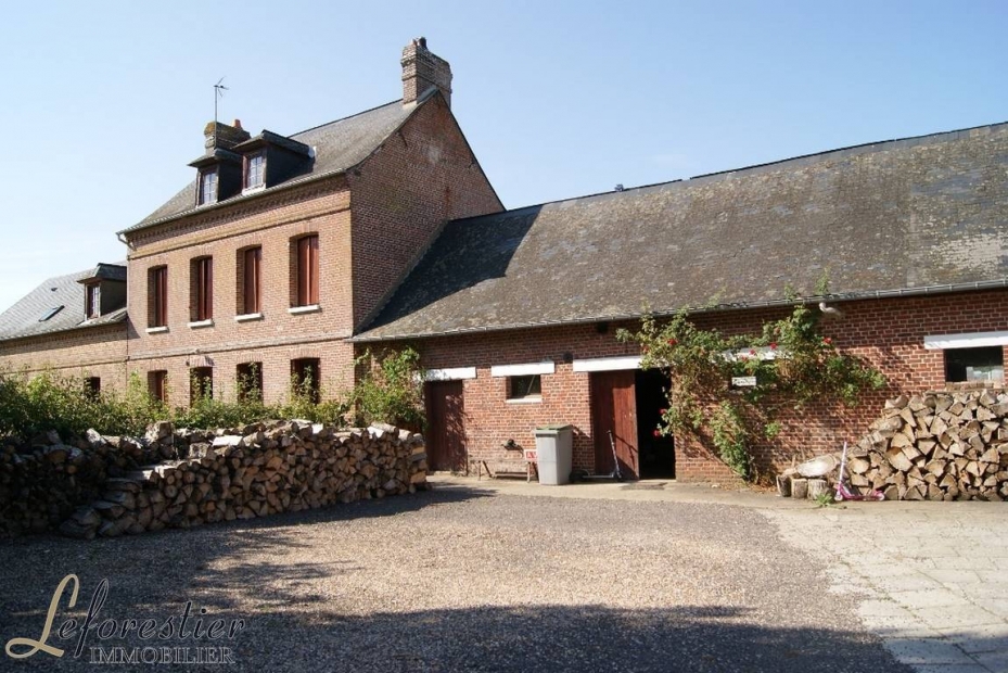 Corps de ferme bourg blanc