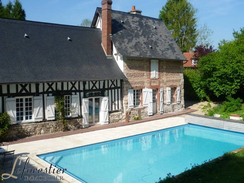 manoir de caractere avec piscine et tennis a lyons la foret