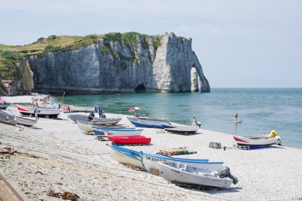 Immobilier à Étretat : maisons de caractère et propriétés de charme sur la Côte d’Albâtre
