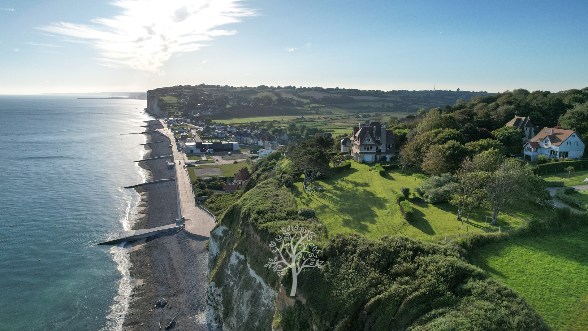 Un appartement à vendre dans une sublime villa des années 30, vue mer