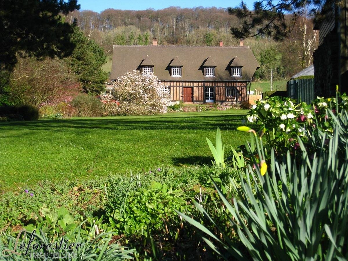 Maison de caractère avec bois et rivière  quatre chambres à vendre en Normandie 4833