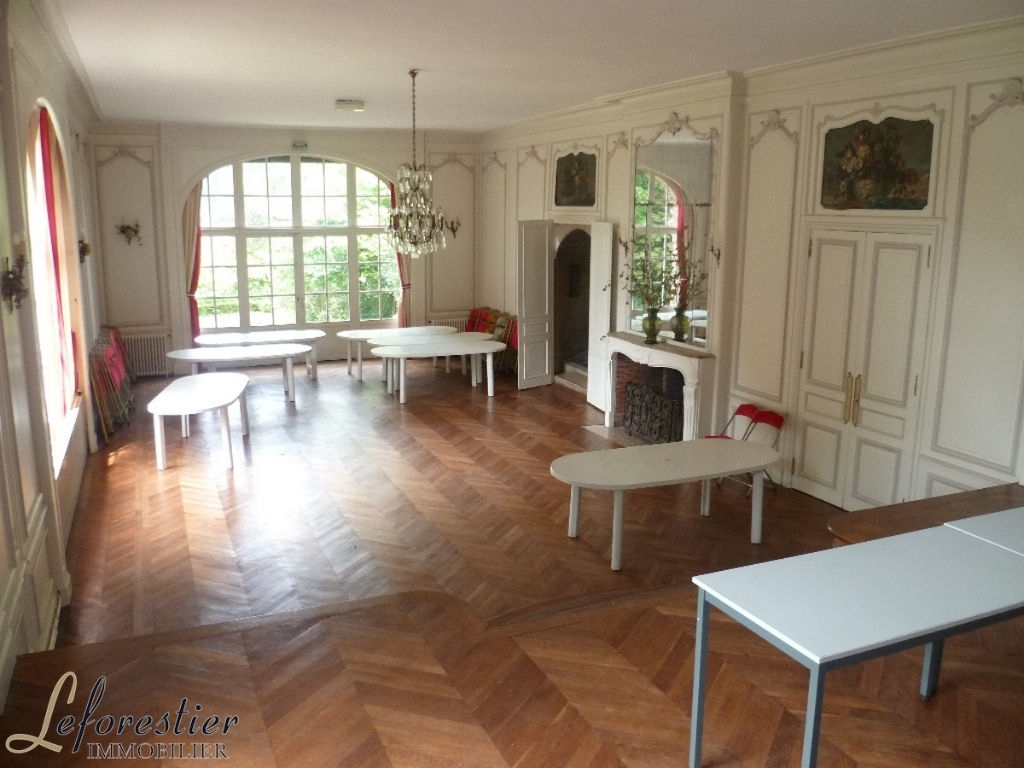 Manoir de style néo-flamand entouré d'un parc exceptionnel à vendre