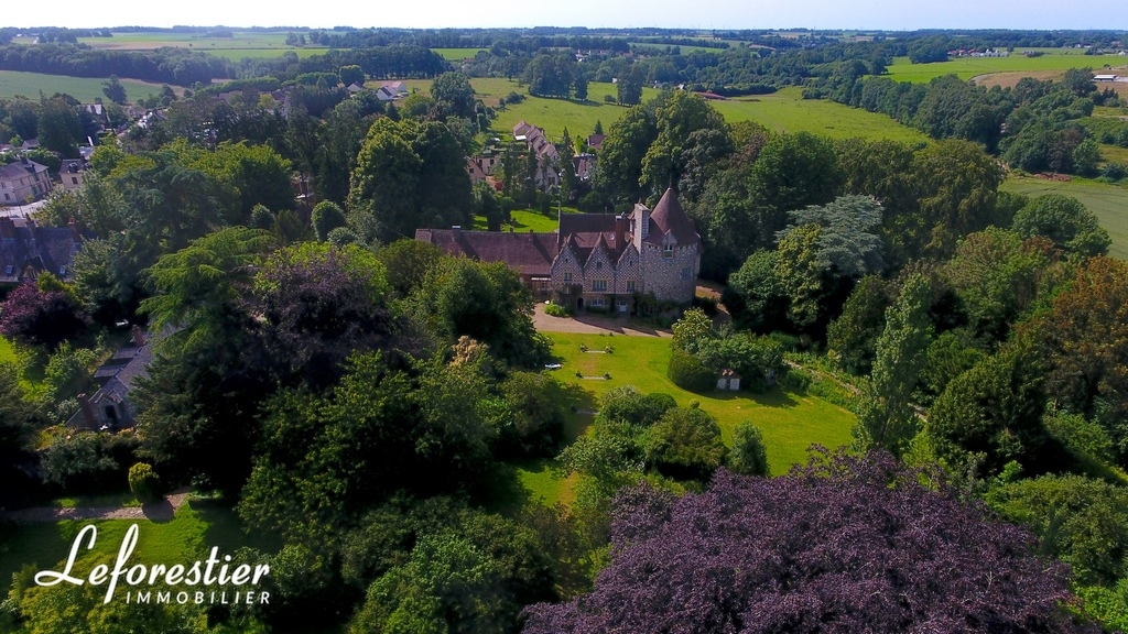 Manoir de style néo-flamand entouré d'un parc exceptionnel à vendre