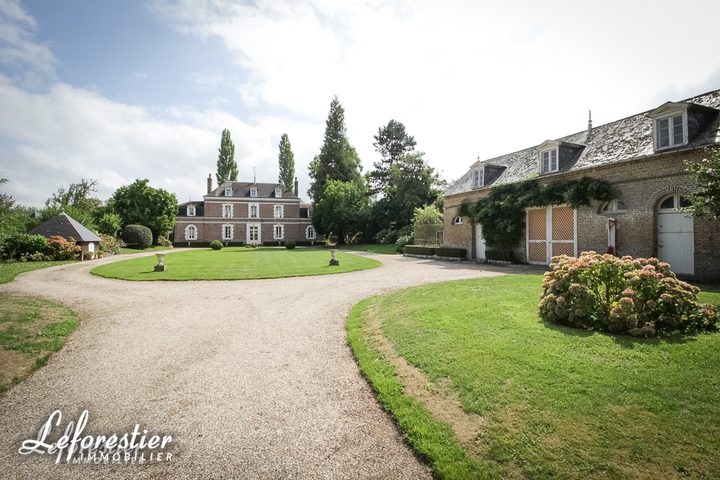 Maison de Maitre à vendre à proximité d'Arques la Bataille