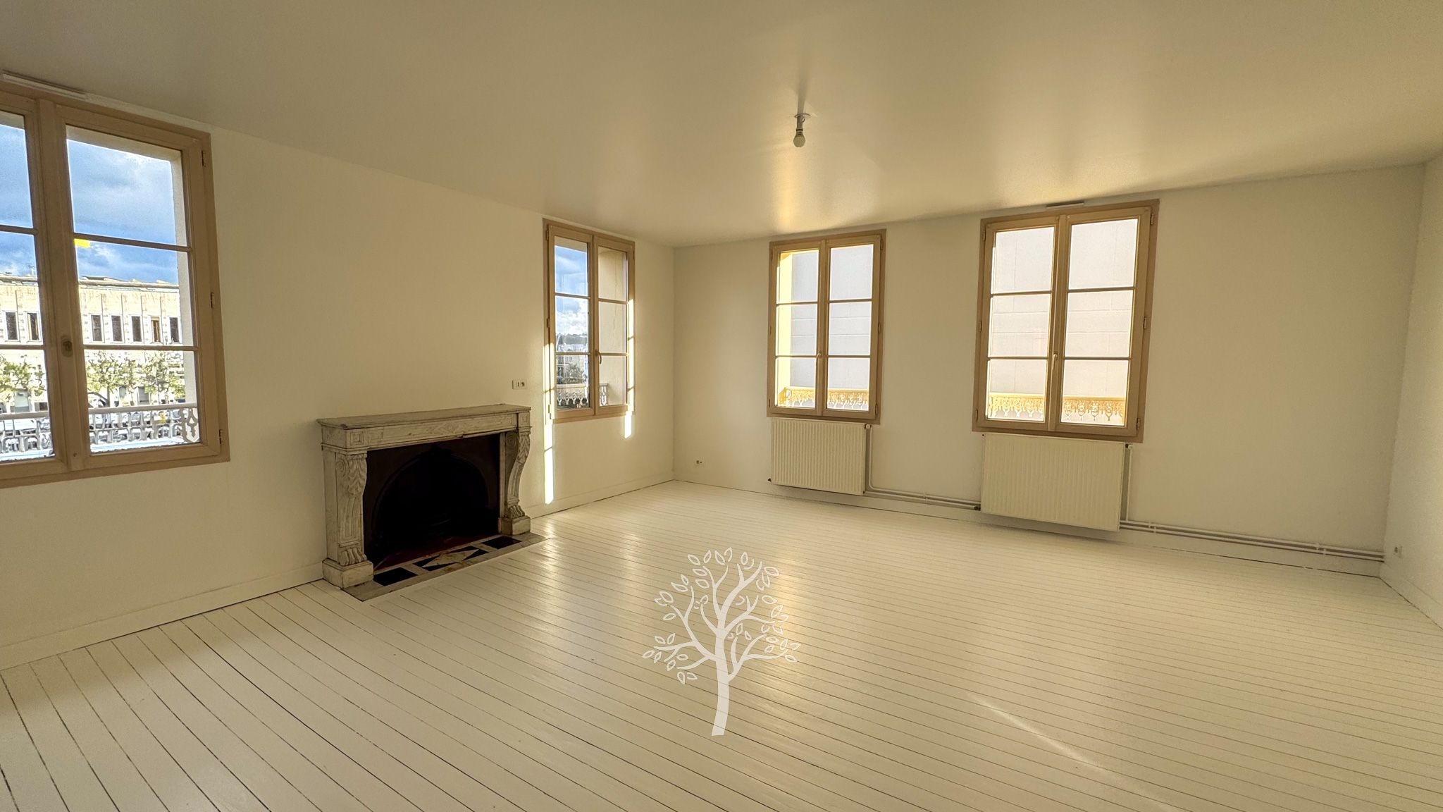 Appartement lumineux de 4 pièces avec ascenseur et terrasse à vendre à Dieppe