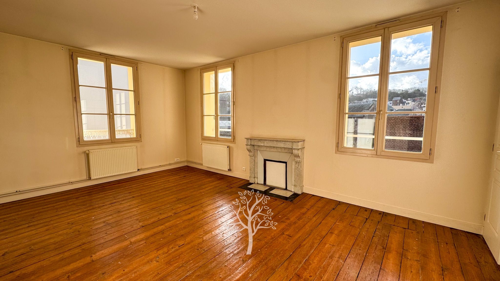 Appartement lumineux de 4 pièces avec ascenseur et terrasse à vendre à Dieppe
