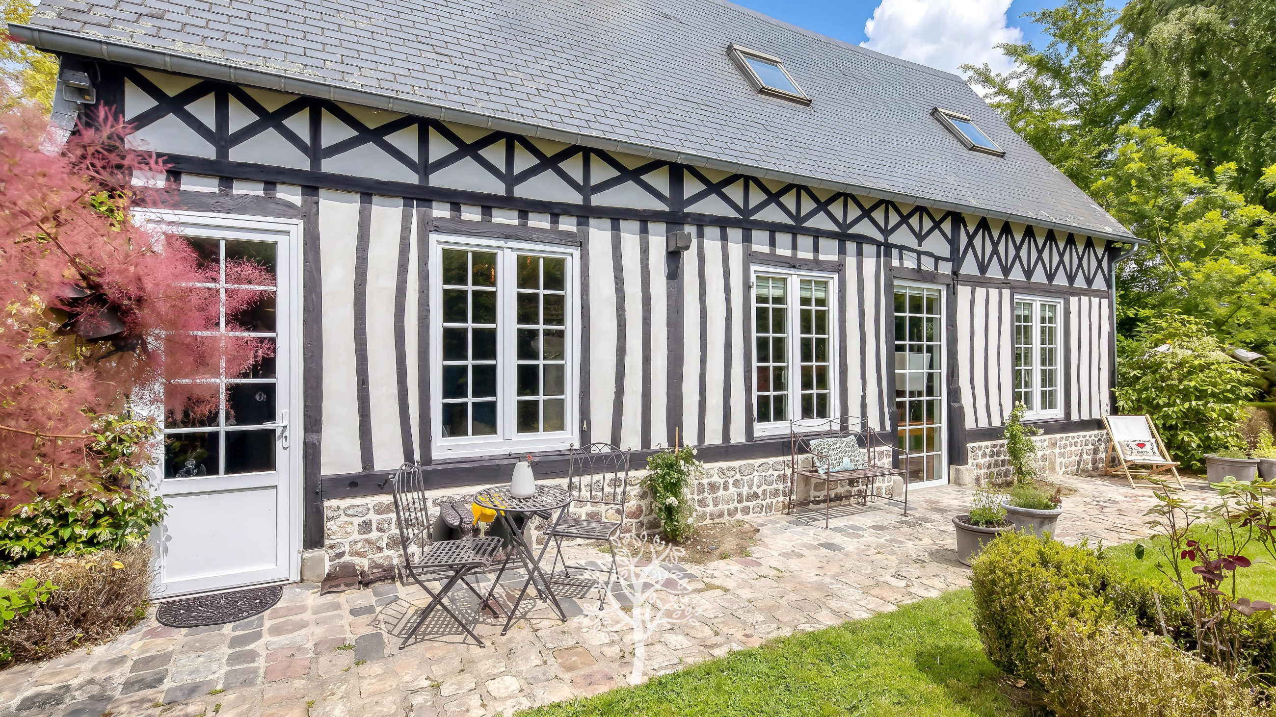 Jolie longère Cauchoise à vendre au cœur de la côte d'albâtre.