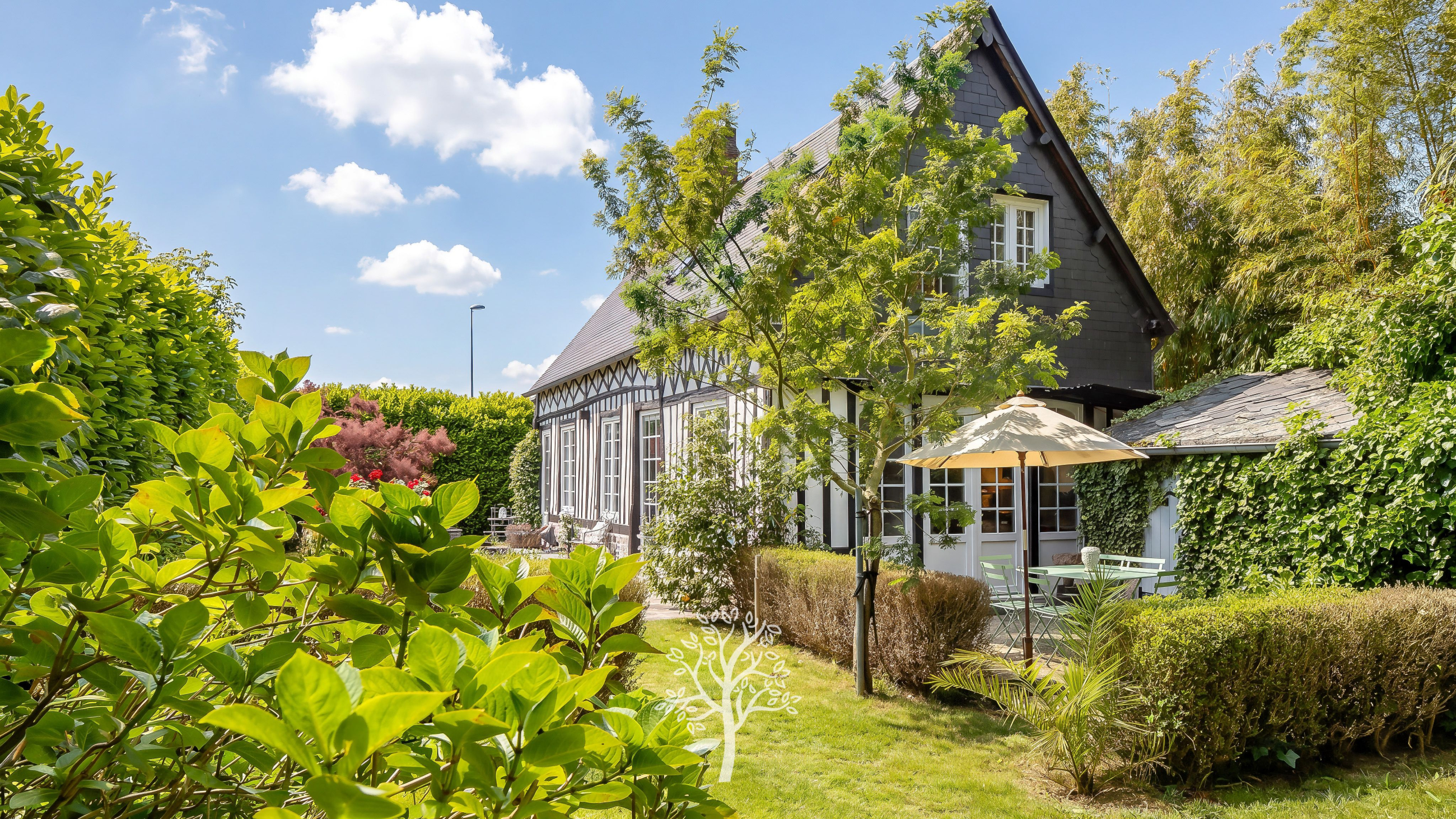 Jolie longère Cauchoise à vendre au cœur de la côte d'albâtre.